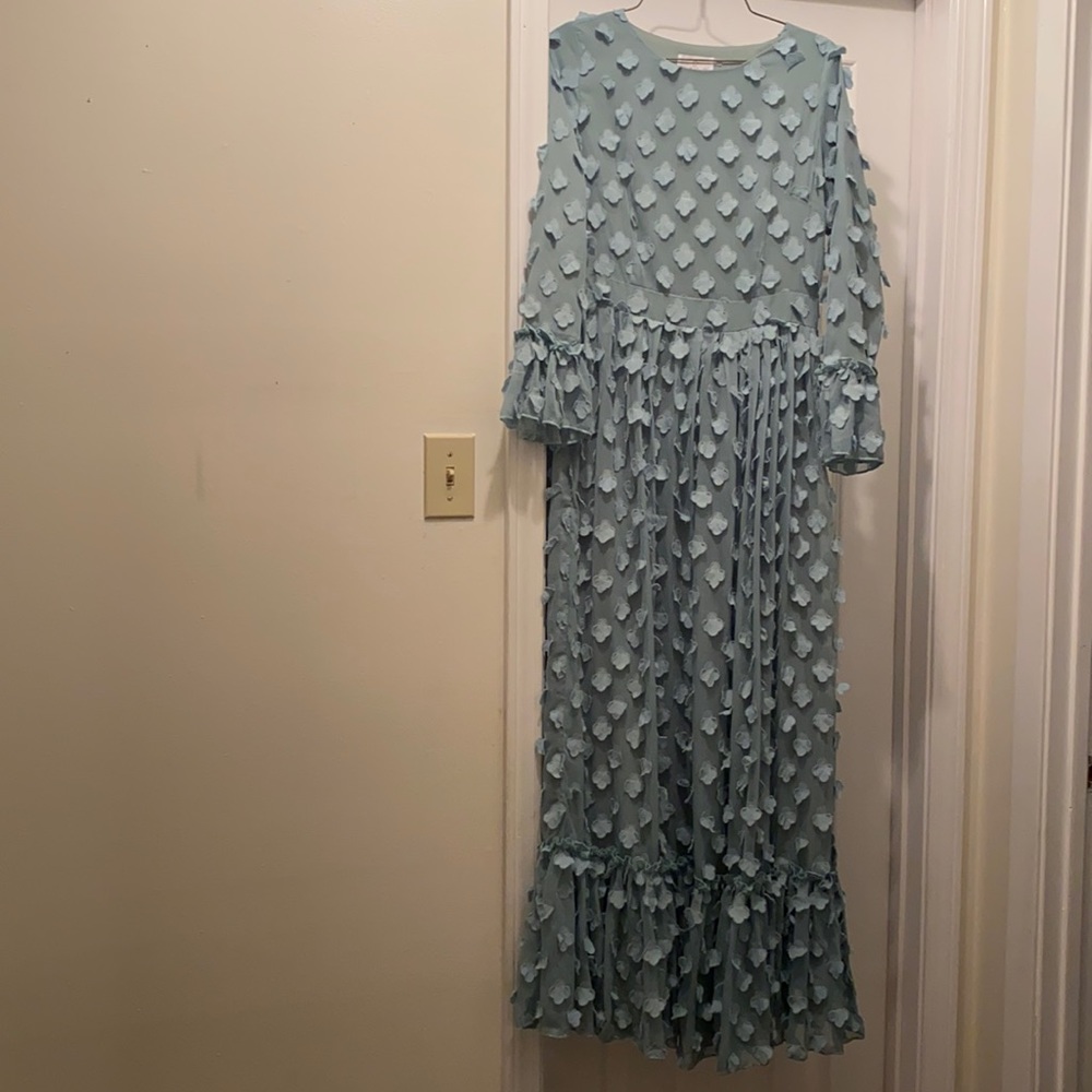 Beautiful dress!! Only wore it once for a wedding!